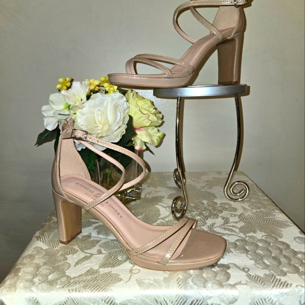 Chinese Laundry Women's size 7.5 Heels